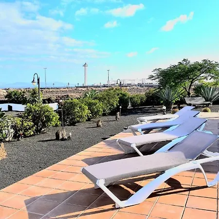 Casa Sargantana Apartment *